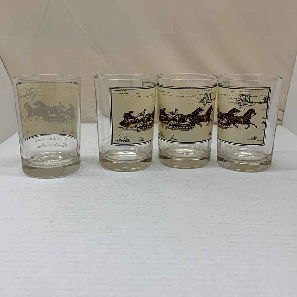 Vintage Arby’s Collector’s Series “The Sleigh Race” Set of 4